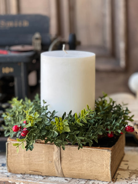 New England Boxwood Candle Ring